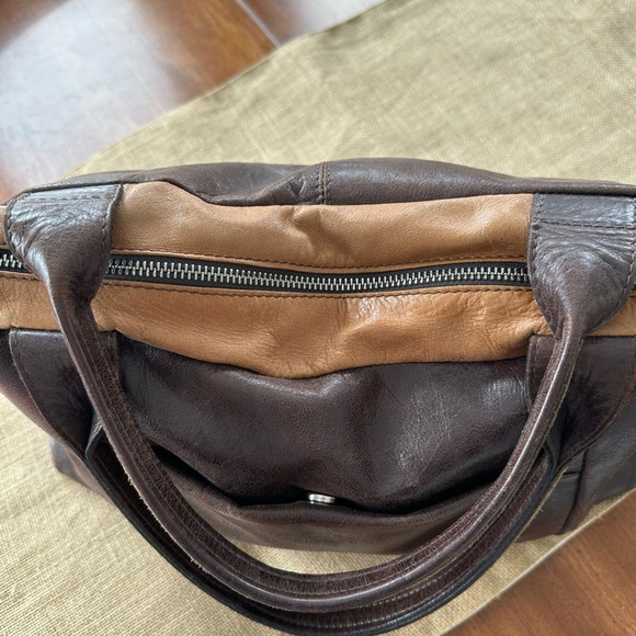 Gorgeous Italian Leather Bag - Picture 2 of 7